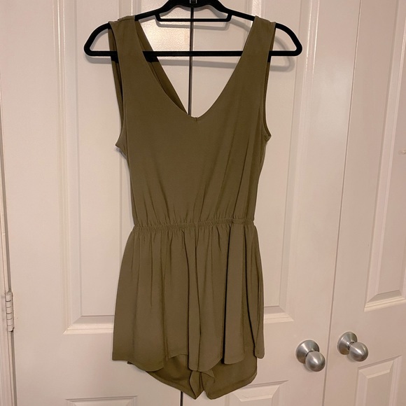 Small Leith Romper Open Back - Picture 1 of 3